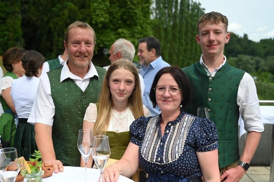 Weingut Gästezimmer Zweytick Robert Ratsch an der Weinstraße Exterior foto