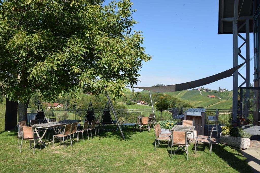 Weingut Gästezimmer Zweytick Robert Ratsch an der Weinstraße Exterior foto