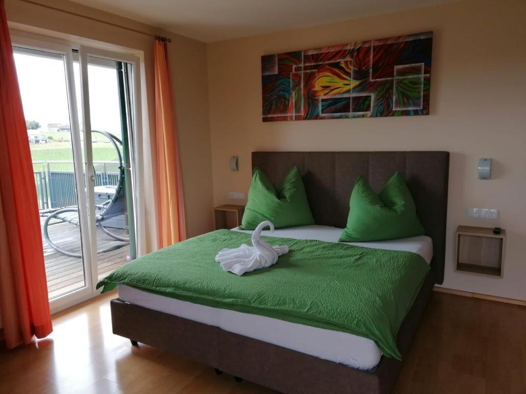 Weingut Gästezimmer Zweytick Robert Ratsch an der Weinstraße Exterior foto