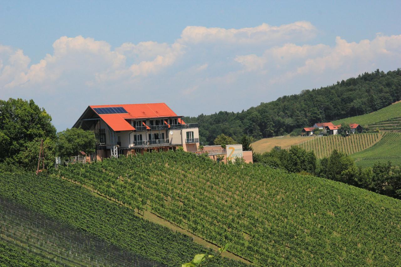 Weingut Gästezimmer Zweytick Robert Ratsch an der Weinstraße Exterior foto