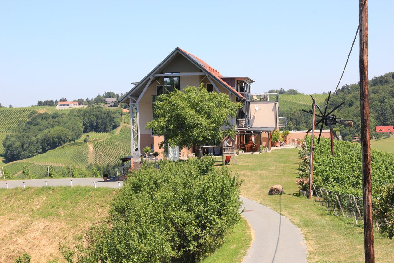 Weingut Gästezimmer Zweytick Robert Ratsch an der Weinstraße Exterior foto